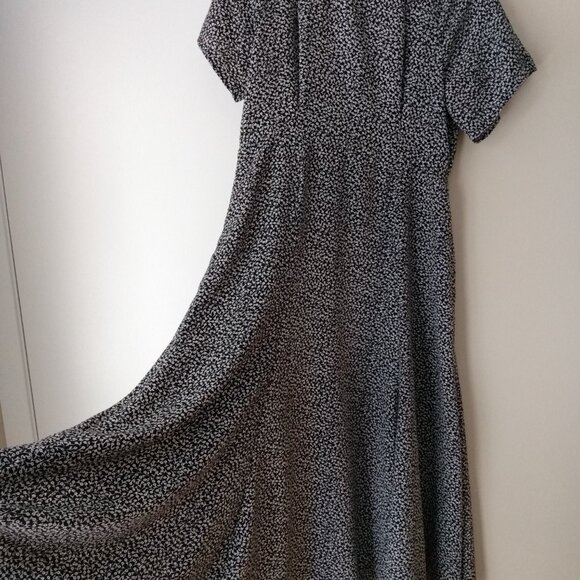 Handmade Dress Ditsy Floral 36.5"B 31"W Black White Mennonite - Picture 5 of 12